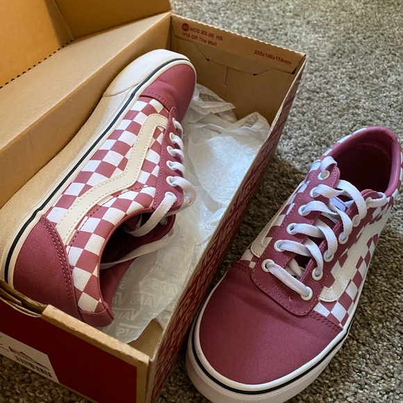 Vans - Picture 2 of 3